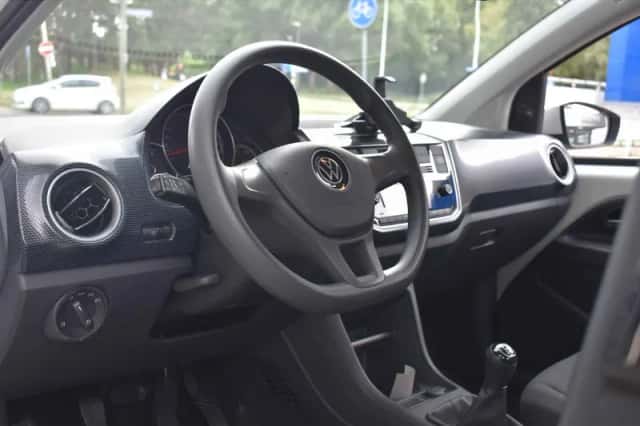 Volkswagen Up! (2021) thumbnail 4
