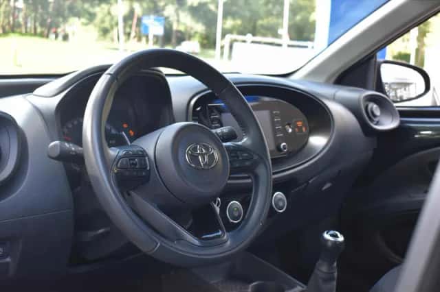 Toyota Aygo X (2022) thumbnail 2