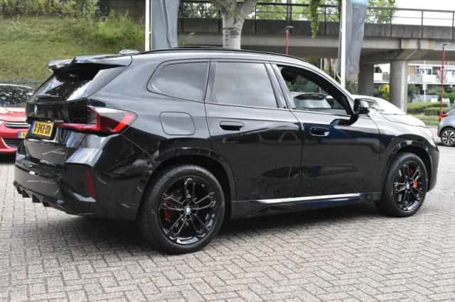 BMW X1 (2024) thumbnail 3