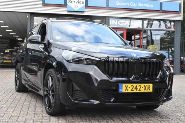 BMW X1 (2024) thumbnail 5