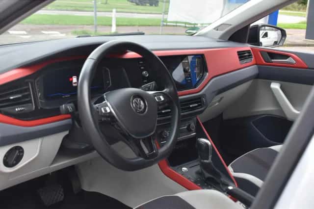 Volkswagen Polo (2018) thumbnail 2