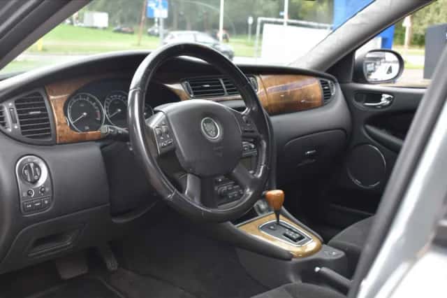 Jaguar X-Type (2004) thumbnail 2