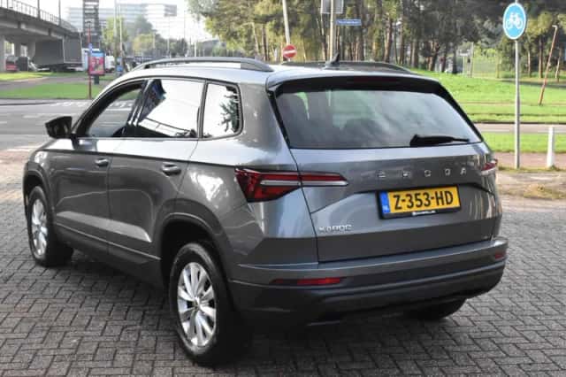 Škoda Karoq (2023) thumbnail 3