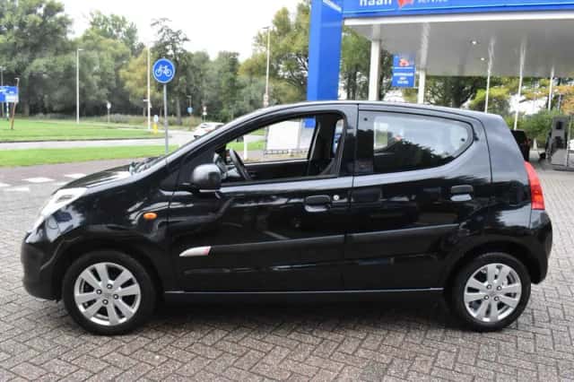 Suzuki Alto (2015) thumbnail 3