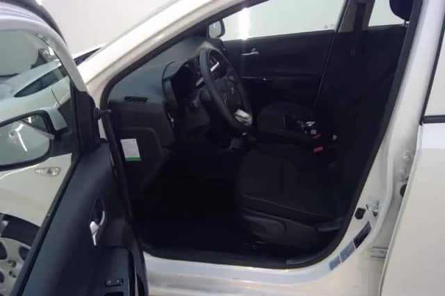 Kia Picanto (2021) thumbnail 2