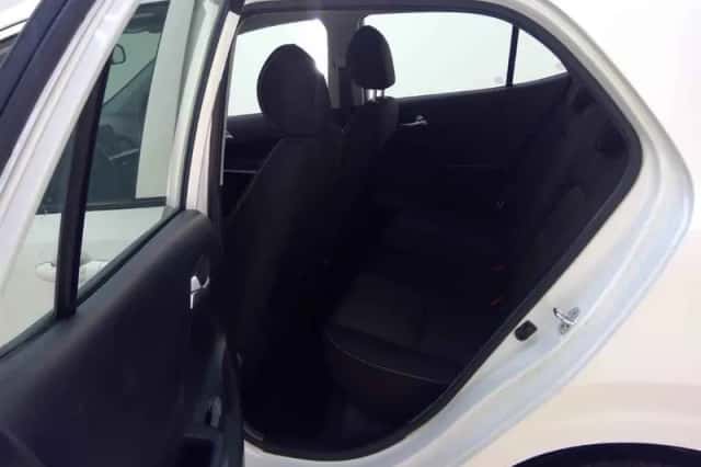 Kia Picanto (2021) thumbnail 3