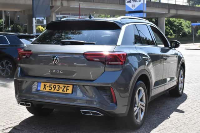 Volkswagen T-Roc (2022) thumbnail 3