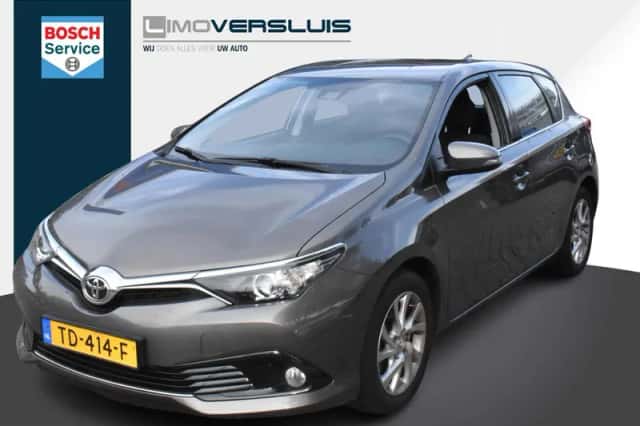 Toyota Auris (2018) thumbnail 1