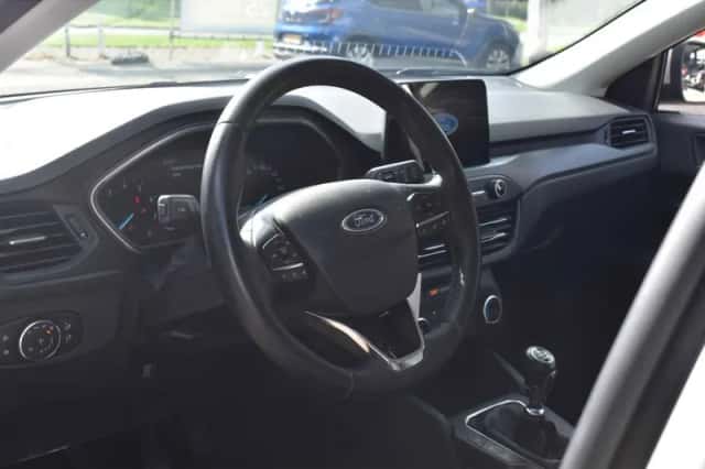 Ford Focus (2022) thumbnail 4