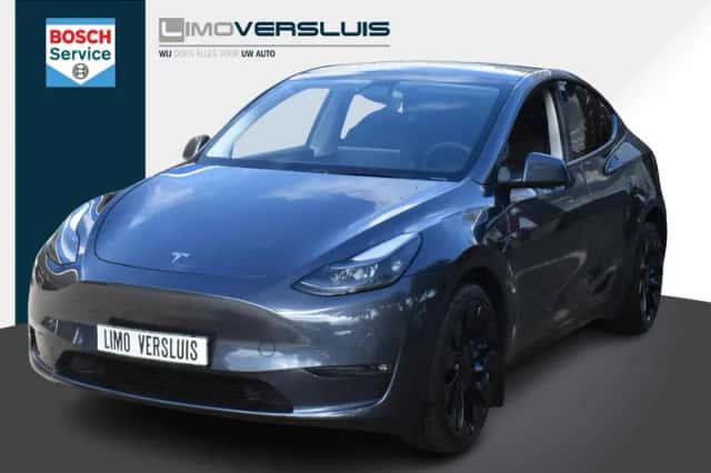 Tesla Model Y (2022) thumbnail 1