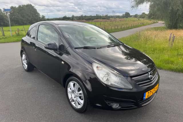 Opel Corsa (2010) thumbnail 5