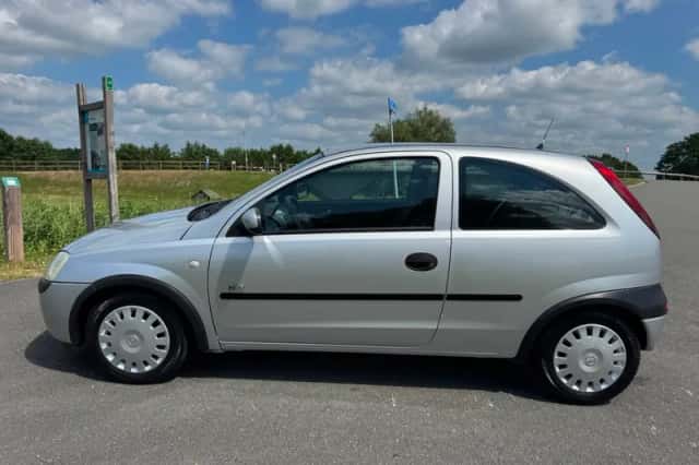 Opel Corsa (2003) thumbnail 1