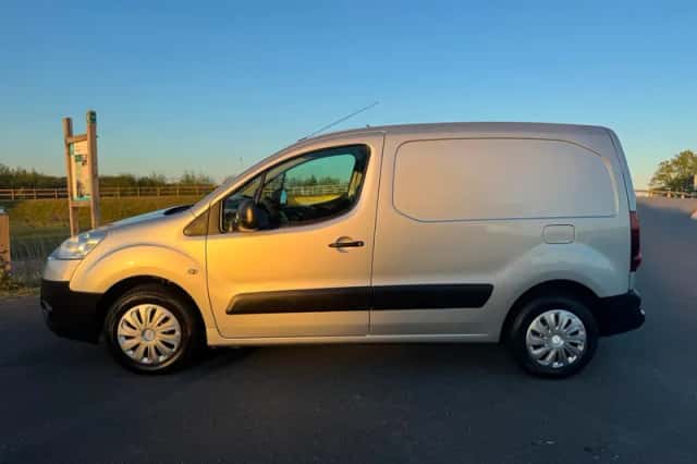 Peugeot Partner (2012) thumbnail 1