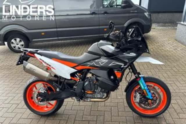 KTM 890 (2023) thumbnail 1