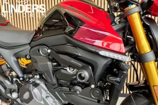 DUCATI MONSTER (2023) thumbnail 4