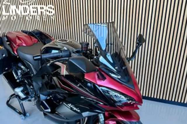 KAWASAKI NINJA (2023) thumbnail 2