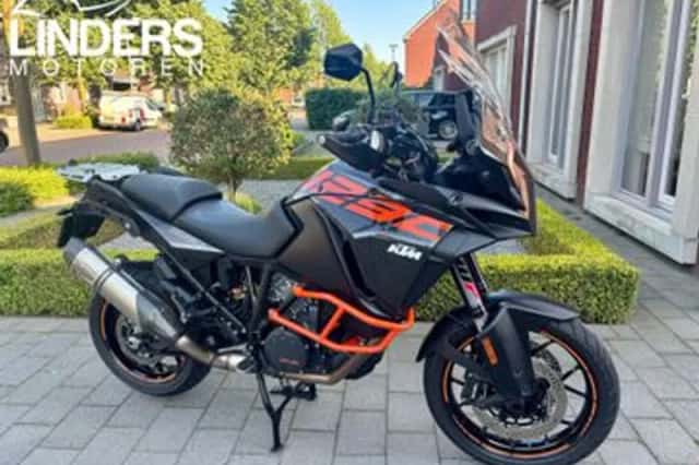 KTM 1290 (2018) thumbnail 1
