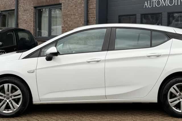 Opel Astra (2021) thumbnail 2