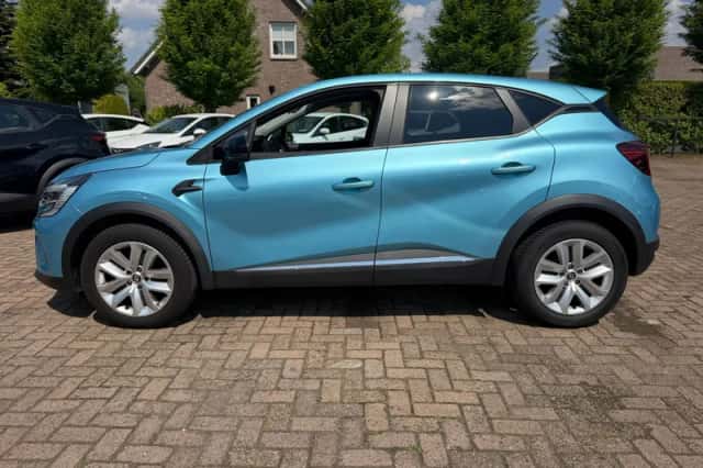 Renault Captur (2021) thumbnail 4