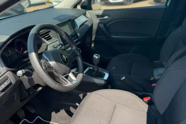 Renault Captur (2021) thumbnail 6