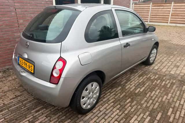 Nissan Micra (2004) thumbnail 4