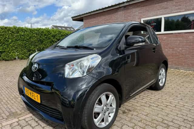 Toyota IQ (2009) thumbnail 1
