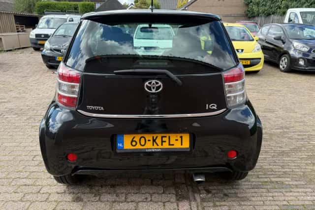 Toyota IQ (2009) thumbnail 4