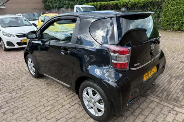 Toyota IQ (2009) thumbnail 6