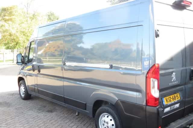 Peugeot Boxer (2021) thumbnail 2