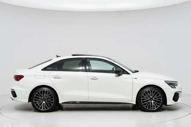 Audi A3 (2021) thumbnail 4