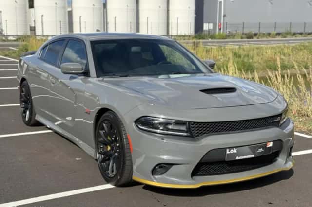 Dodge Charger (2017) thumbnail 6