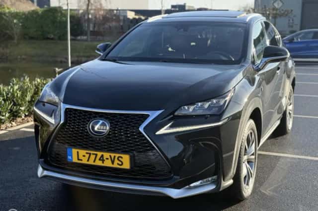 Lexus NX (2016) thumbnail 3