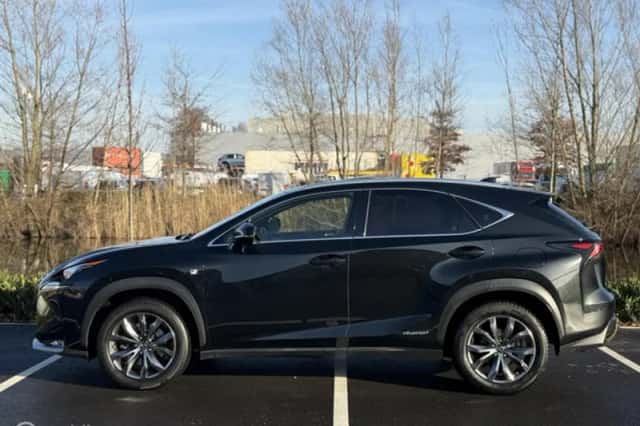 Lexus NX (2016) thumbnail 6