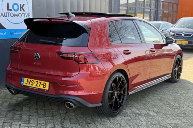 Volkswagen Golf (2020) thumbnail 2