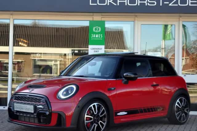 MINI Cooper (2023) thumbnail 1
