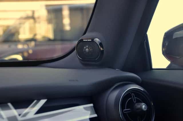 MINI Cooper (2023) thumbnail 6