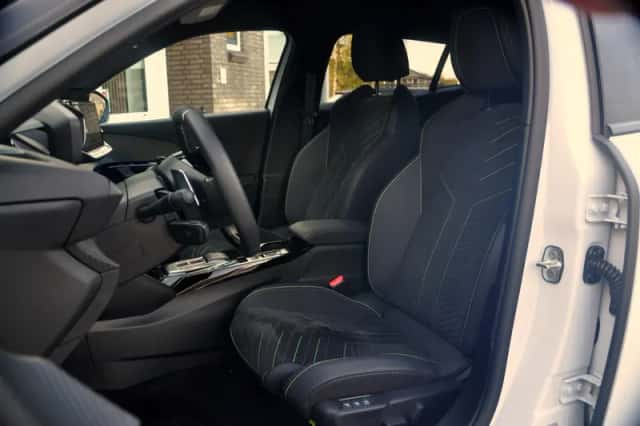Peugeot 2008 (2008) thumbnail 3