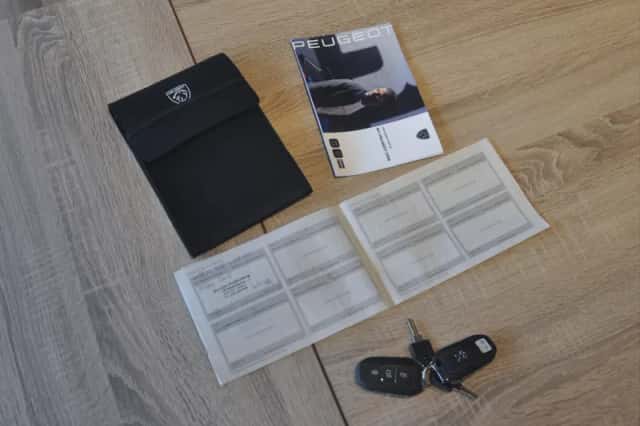 Peugeot 2008 (2023) thumbnail 5