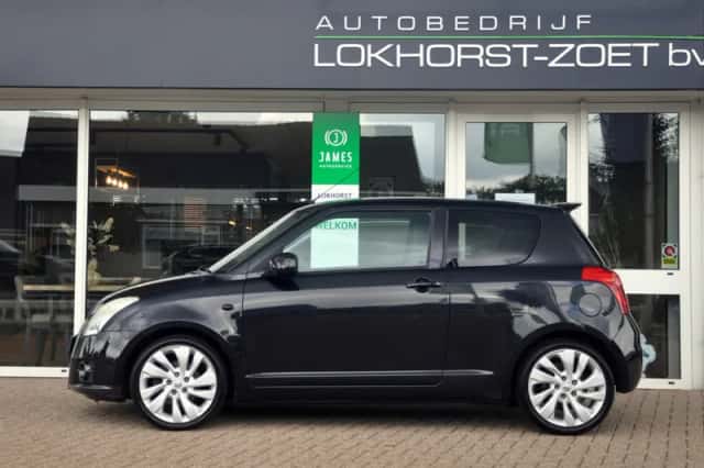 Suzuki Swift (2008) thumbnail 5