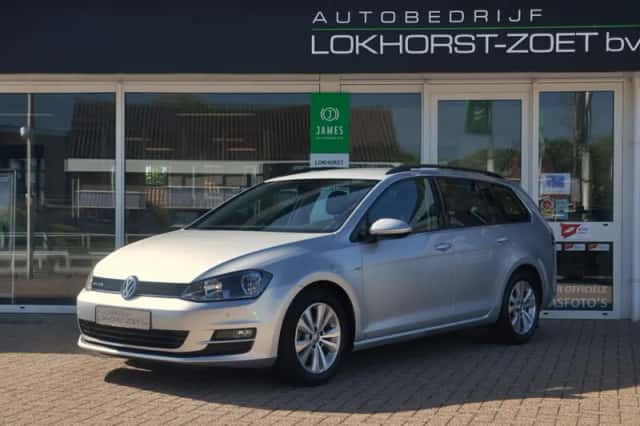 Volkswagen Golf (2017) thumbnail 2