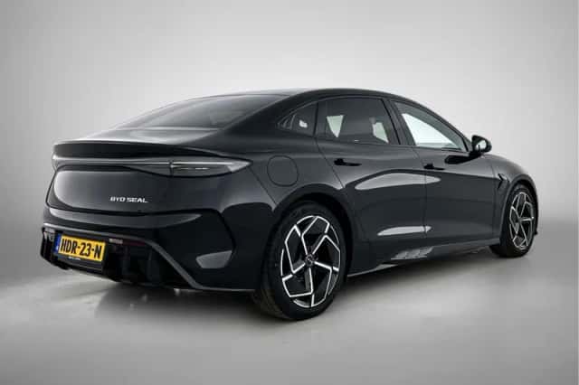 BYD Seal (2025) thumbnail 2