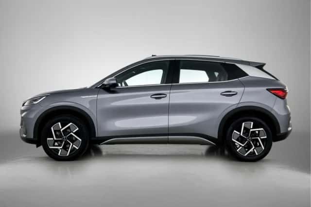 BYD ATTO_3 (2023) thumbnail 3