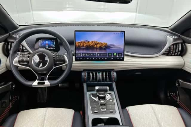 BYD ATTO_3 (2023) thumbnail 4