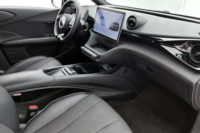 BYD Dolphin (2024) thumbnail 6