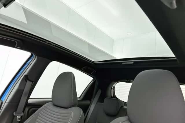 Toyota Yaris (2018) thumbnail 4