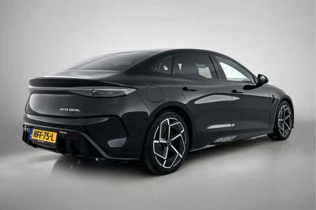 BYD Seal (2025) thumbnail 2