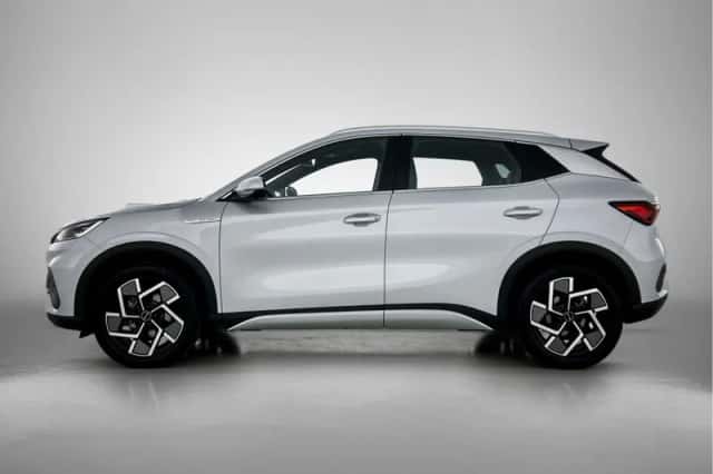 BYD ATTO_3 (2024) thumbnail 3