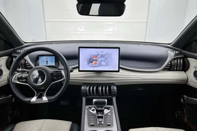 BYD ATTO_3 (2024) thumbnail 4