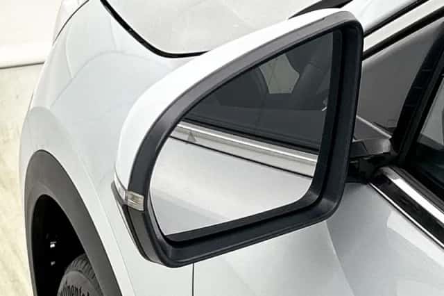 BYD ATTO_3 (2024) thumbnail 32