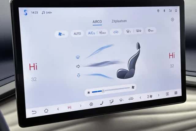 BYD ATTO_3 (2024) thumbnail 9